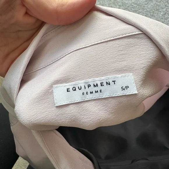 Equipment Femme Blouse in Languid Lavender 100% Silk - Picture 4 of 5